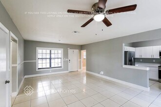 15321 NE 10th Ave in North Miami Beach, FL - Building Photo - Building Photo