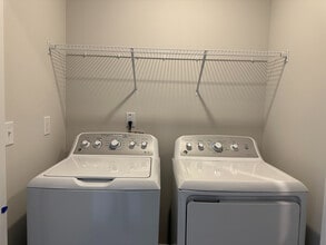 Room in Townhome on Kasota Ln in Raleigh, NC - Building Photo - Building Photo