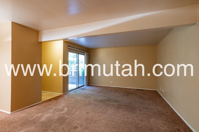 4836 Highland Cir in Holladay, UT - Building Photo - Building Photo