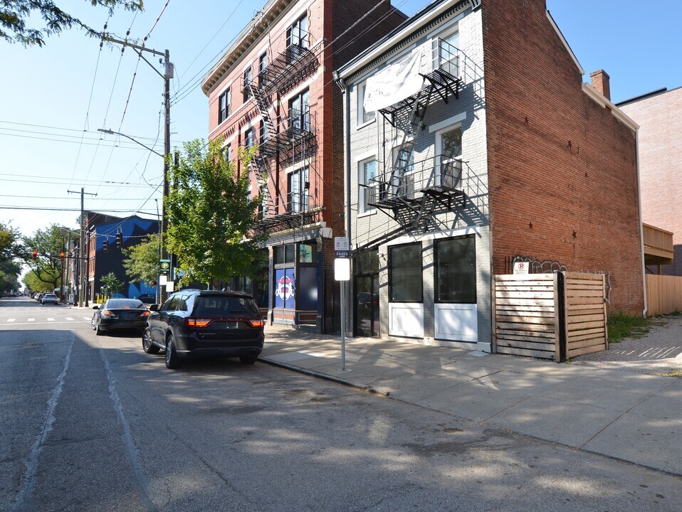 1607 Race St, Unit 3 in Cincinnati, OH - Foto de edificio