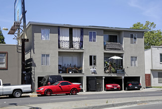 3306 Market St in Emeryville, CA - Building Photo - Building Photo