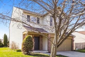 302 Brookview Dr in Brownsburg, IN - Building Photo - Building Photo