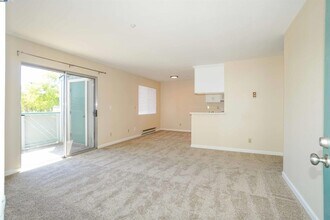 3670 Silver Oaks Way, Unit E in Livermore, CA - Building Photo - Building Photo
