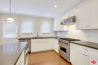 234 S Spalding Dr in Beverly Hills, CA - Foto de edificio - Building Photo