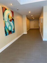 115 SW 11th St, Unit 708 in Miami, FL - Building Photo - Building Photo