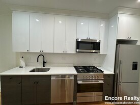 18 Grove St, Unit 4 in Boston, MA - Building Photo