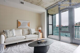 3030 Potomac Ave, Unit SI FL3-ID1025 in Arlington, VA - Building Photo