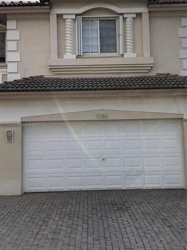 11186 NW 73rd Terrace in Doral, FL - Building Photo - Building Photo