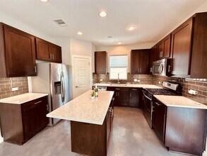 2921 Stock Dr in Austin, TX - Building Photo - Building Photo