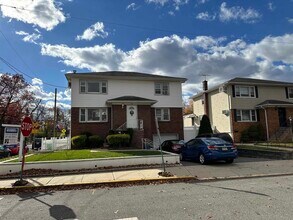 368 New York Ave in Lyndhurst, NJ - Building Photo - Building Photo