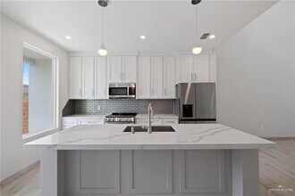 1216 N Lincoln Ave in San Juan, TX - Building Photo - Building Photo
