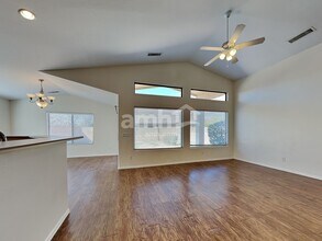 1926 S 85th Ave in Tolleson, AZ - Foto de edificio - Building Photo