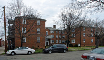 2700-2704 Kensington Ave Apartments