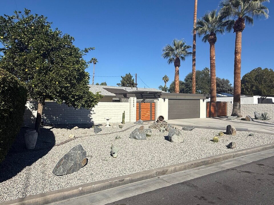 72440 Cactus Dr in Palm Desert, CA - Building Photo