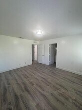 1197 Colonial Palms Way in West Palm Beach, FL - Building Photo - Building Photo