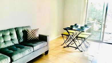 5908 Kiam St in Houston, TX - Building Photo - Building Photo