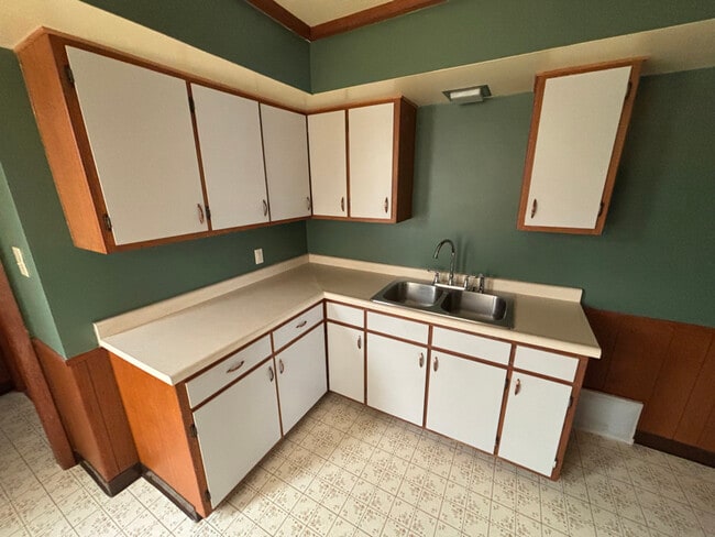 property at 1117 Hammond Ave