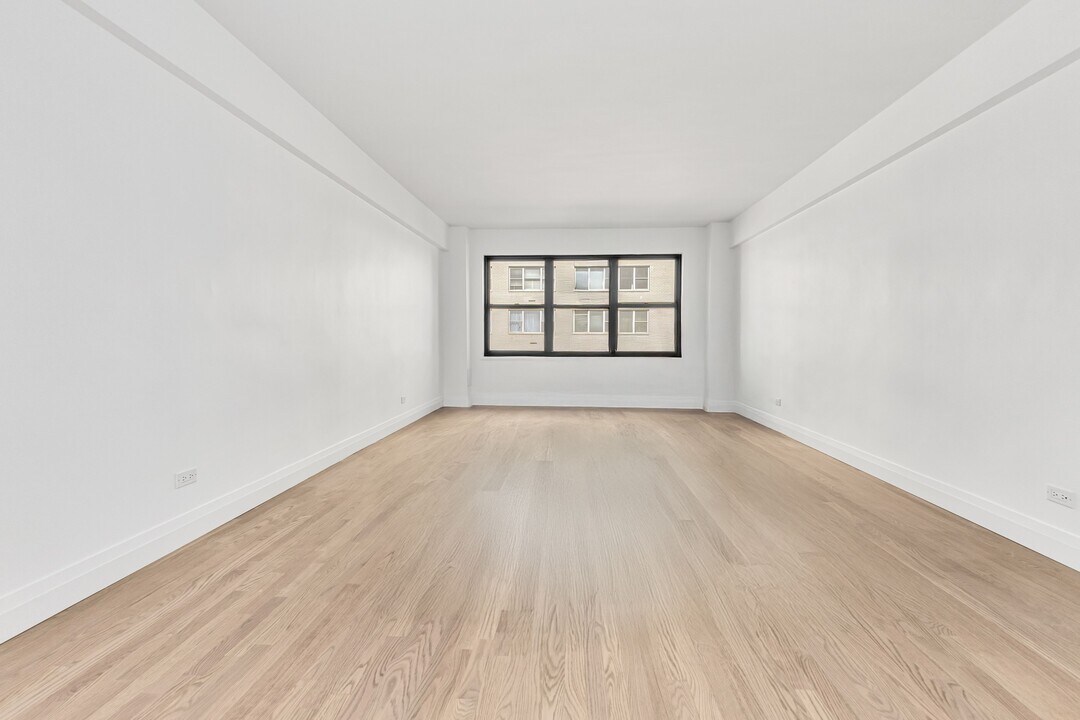 140 E 56th St in New York, NY - Foto de edificio