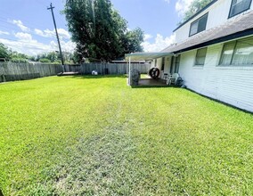 7746 Greenswarth Ln in Houston, TX - Building Photo - Building Photo