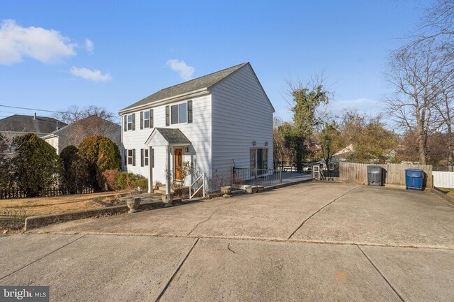 2636 East Side Dr in Alexandria, VA - Building Photo - Building Photo