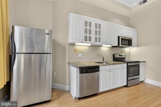 1708 Pine St in Philadelphia, PA - Building Photo - Building Photo