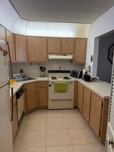 422 Pine Glen Ln in Greenacres, FL - Building Photo - Building Photo