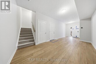 605 Bee Pollen Wy in Ottawa, ON - Building Photo - Building Photo