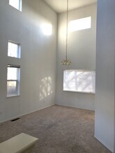 944 NW Oak Pl in Redmond, OR - Building Photo - Building Photo