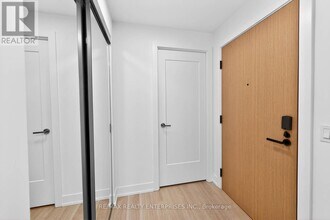 60 Central Park Roadway in Toronto, ON - Building Photo - Building Photo