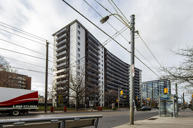 Lord Dufferin Apartments in Toronto, ON - Building Photo - Building Photo