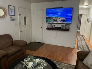 1101 Lanore Dr in Urbana, IL - Foto de edificio - Building Photo