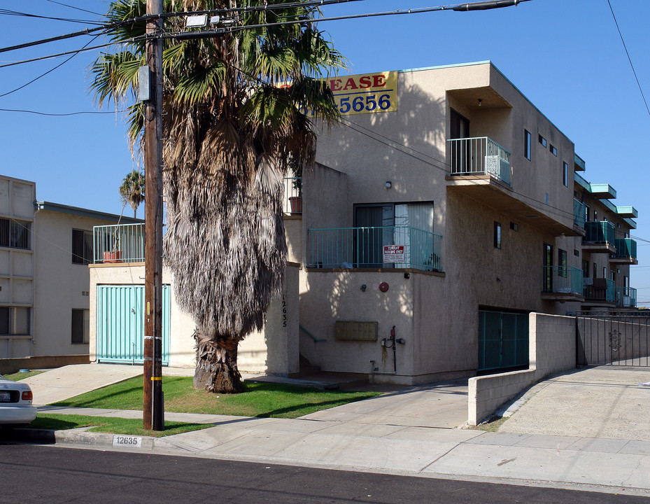 12635 Ramona Ave in Hawthorne, CA - Building Photo