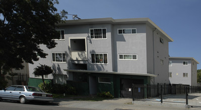 2361 Fruitvale Ave in Oakland, CA - Building Photo - Building Photo