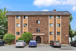 303 Lowell St in Somerville, MA - Building Photo