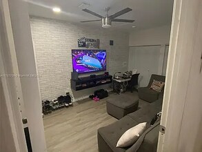 1091 NE 209th Terrace in Miami, FL - Building Photo - Building Photo