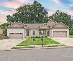 301 Chase Dr in Clarksville, TN - Building Photo