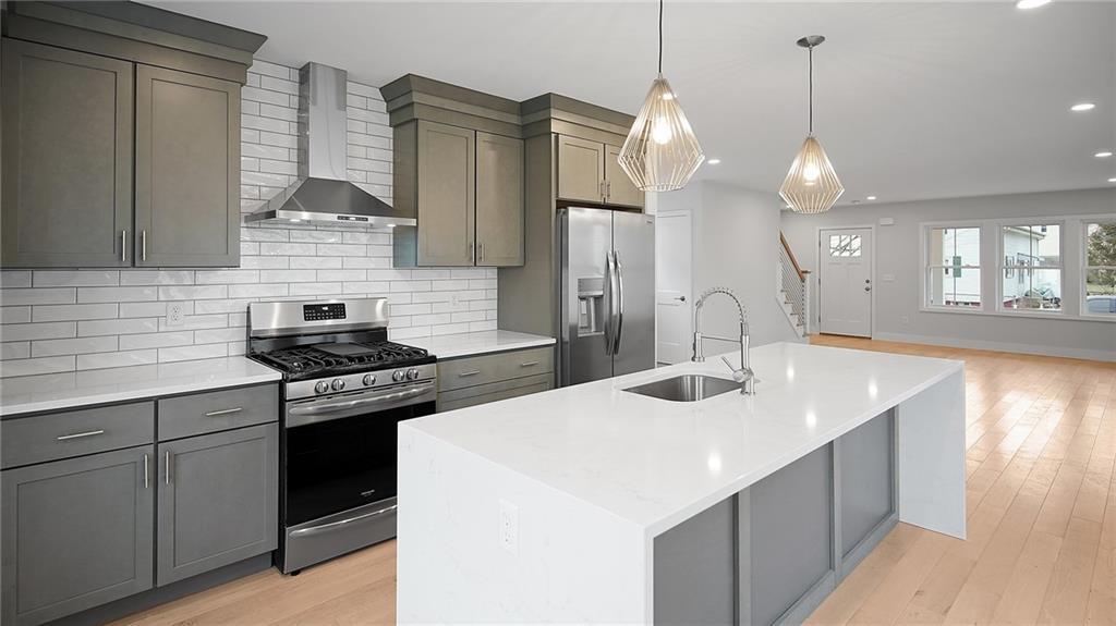133 Graystone St in Warwick, RI - Building Photo