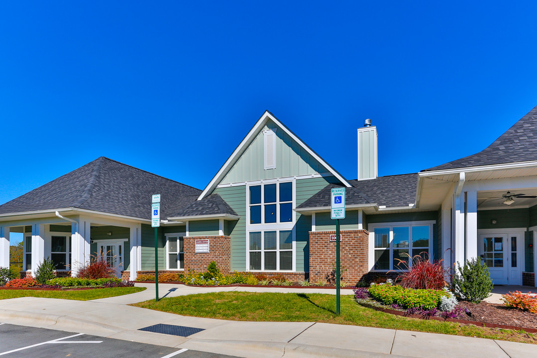 South Fork Village in Belmont, NC - Building Photo