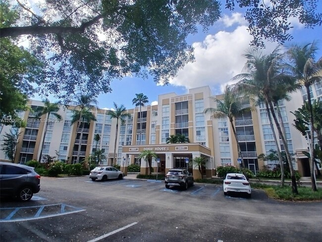 9805 NW 52nd St in Doral, FL - Building Photo - Building Photo