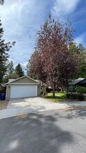 19807 Grassland Ct in Bend, OR - Building Photo - Building Photo