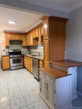 915 N 7th St in New Hyde Park, NY - Building Photo - Building Photo