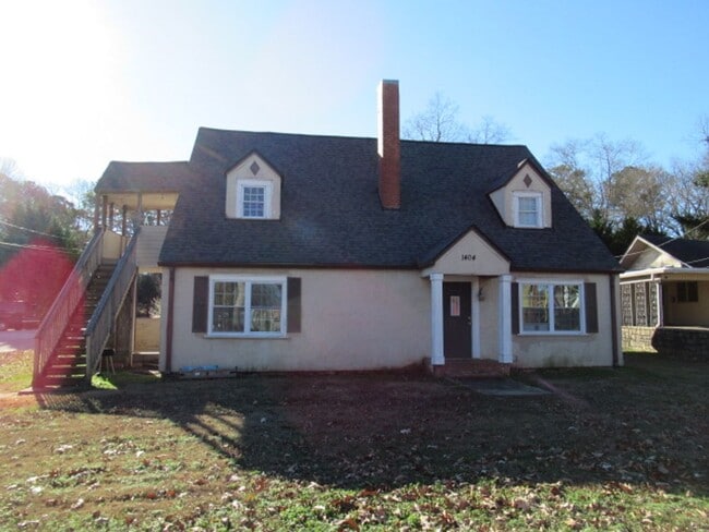 property at 1404 Maple St