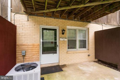 property at 185 Shetland Cir