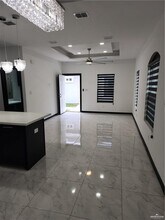 8 W Woodson Dr in Edinburg, TX - Building Photo - Building Photo