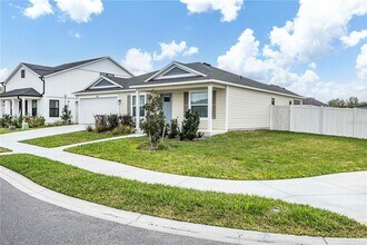 2498 Alder Ave in Okahumpka, FL - Building Photo - Building Photo