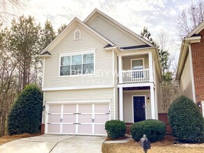 687 Lakes Cir in Lithonia, GA - Building Photo - Building Photo