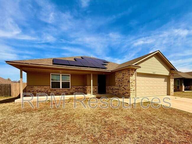 11009 NW 100th St in Yukon, OK - Building Photo - Building Photo