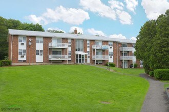 Parkview in Naugatuck, CT - Building Photo - Building Photo