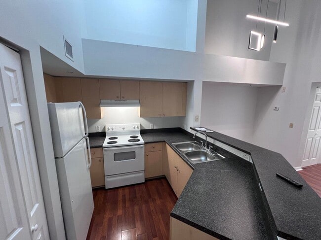 4041 San Marino Blvd in West Palm Beach, FL - Foto de edificio - Building Photo