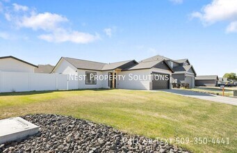 410 N Washington St in Moses Lake, WA - Building Photo - Building Photo